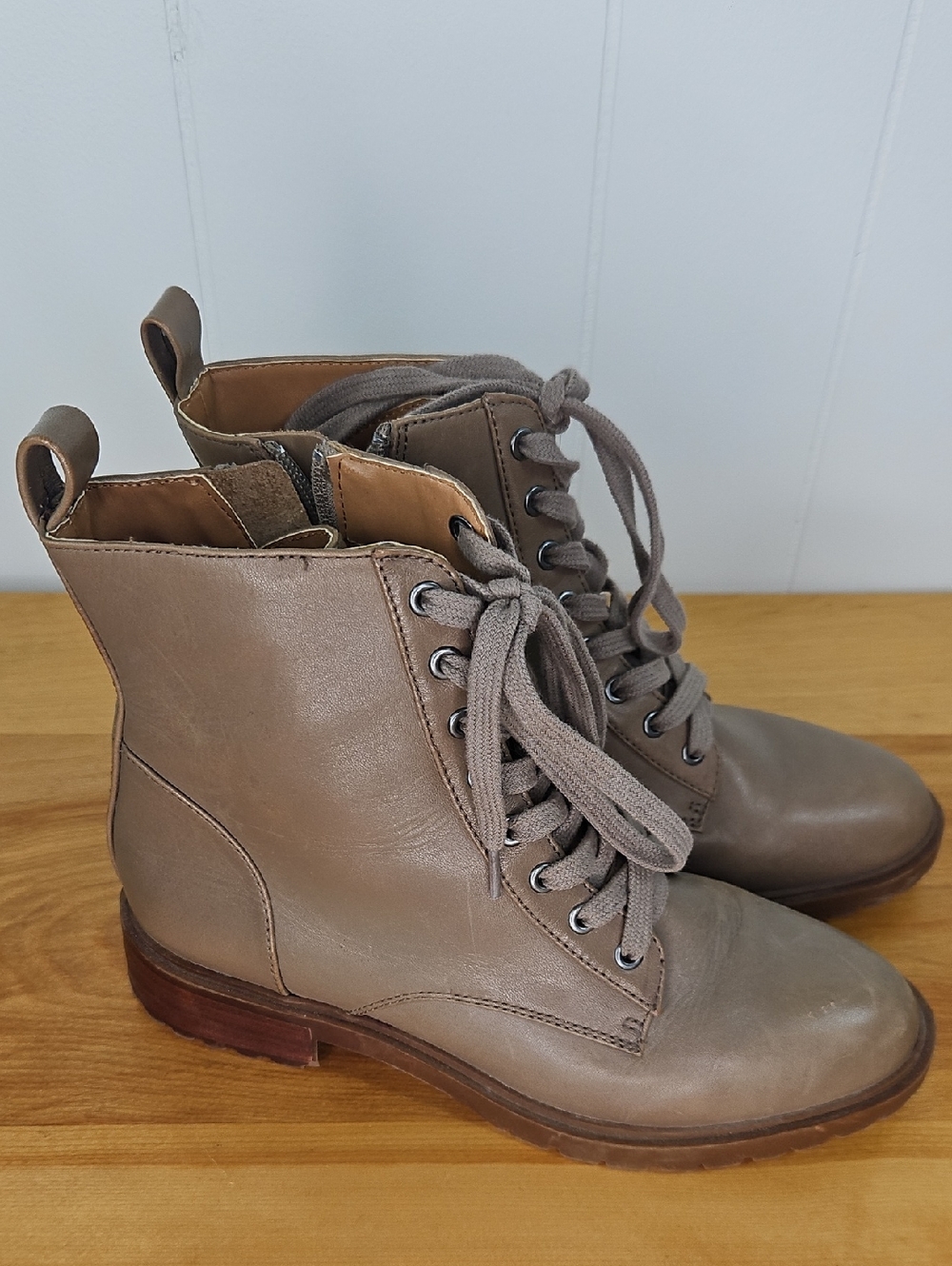Steve Madden Taupe Leather Ankle Boots Size 7.5